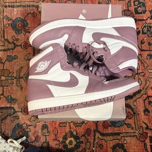 Nike Air Jordan 1 High Tops in Mauve and White size 9.5